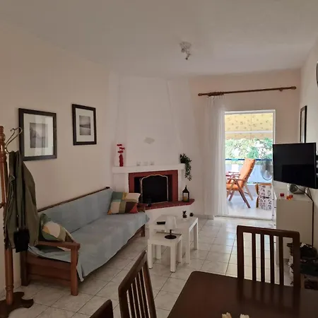 Cozy Sun Apartment Polychrono