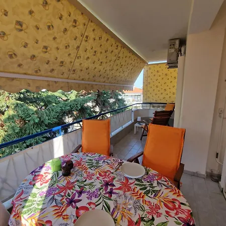 Apartment Cozy Sun Polychrono